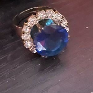 NWOT ADJUSTABLE COSTUME STATEMENT COCKTAIL RING